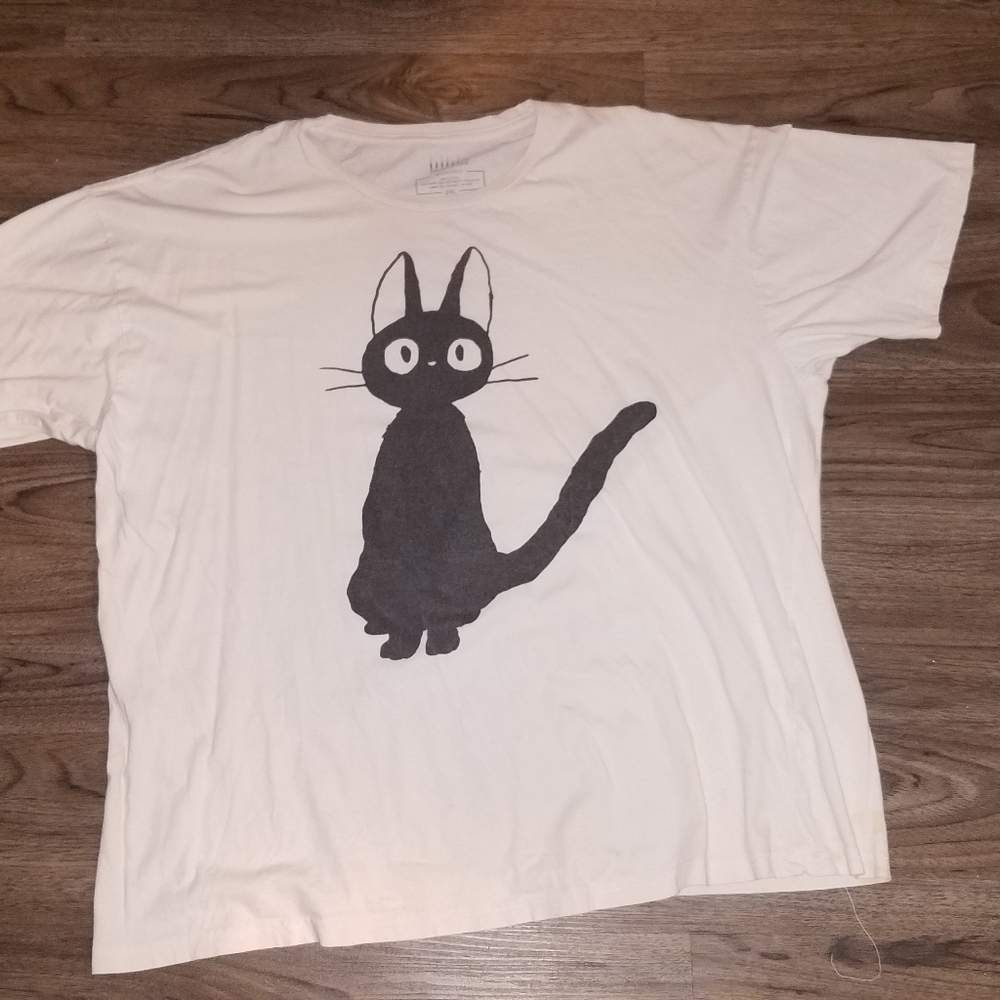 Jiji white T